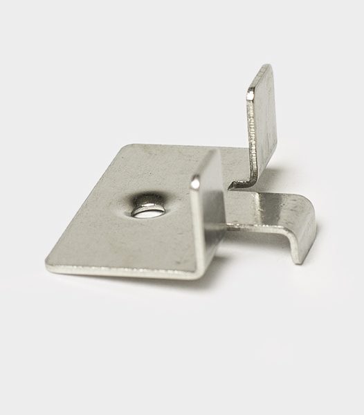 Stainless-steel-nosing-clips-box-decking-boards-deck-accessories-installation-photo3